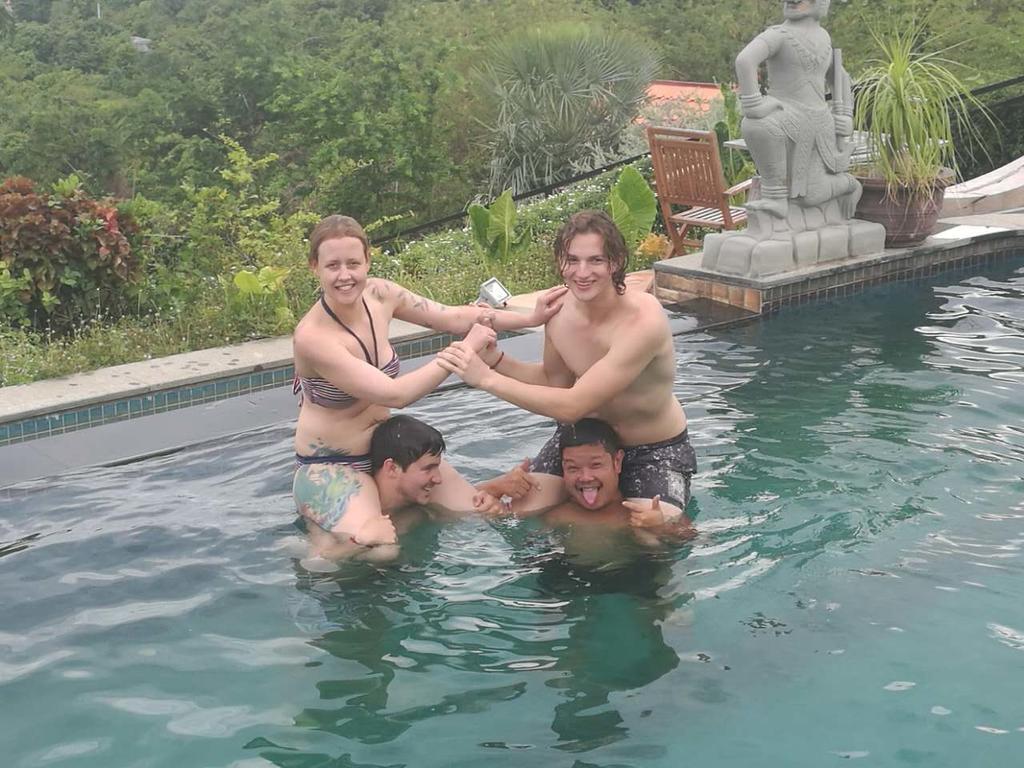קמפוט Nomads Guesthouse מראה חיצוני תמונה
